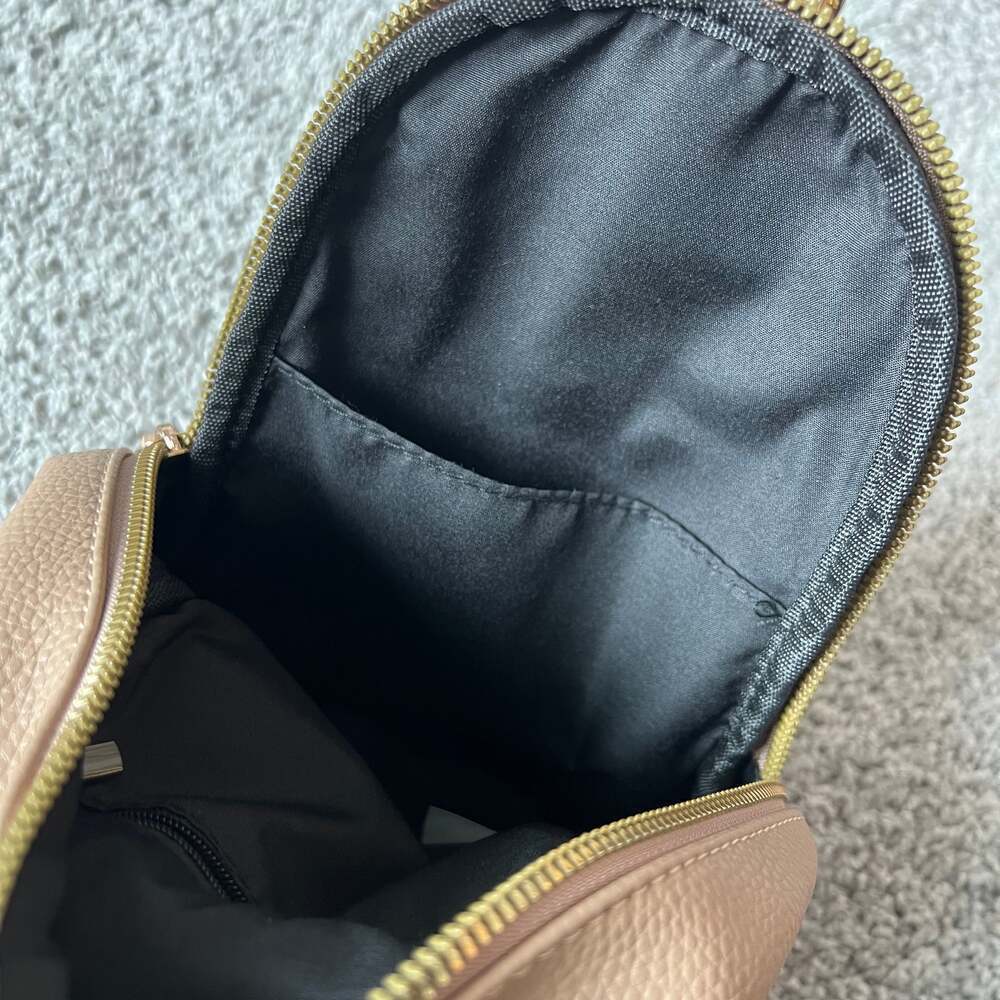 A LITTLE LAST MINUTE TAN SLING BAG - Picture 7 of 16